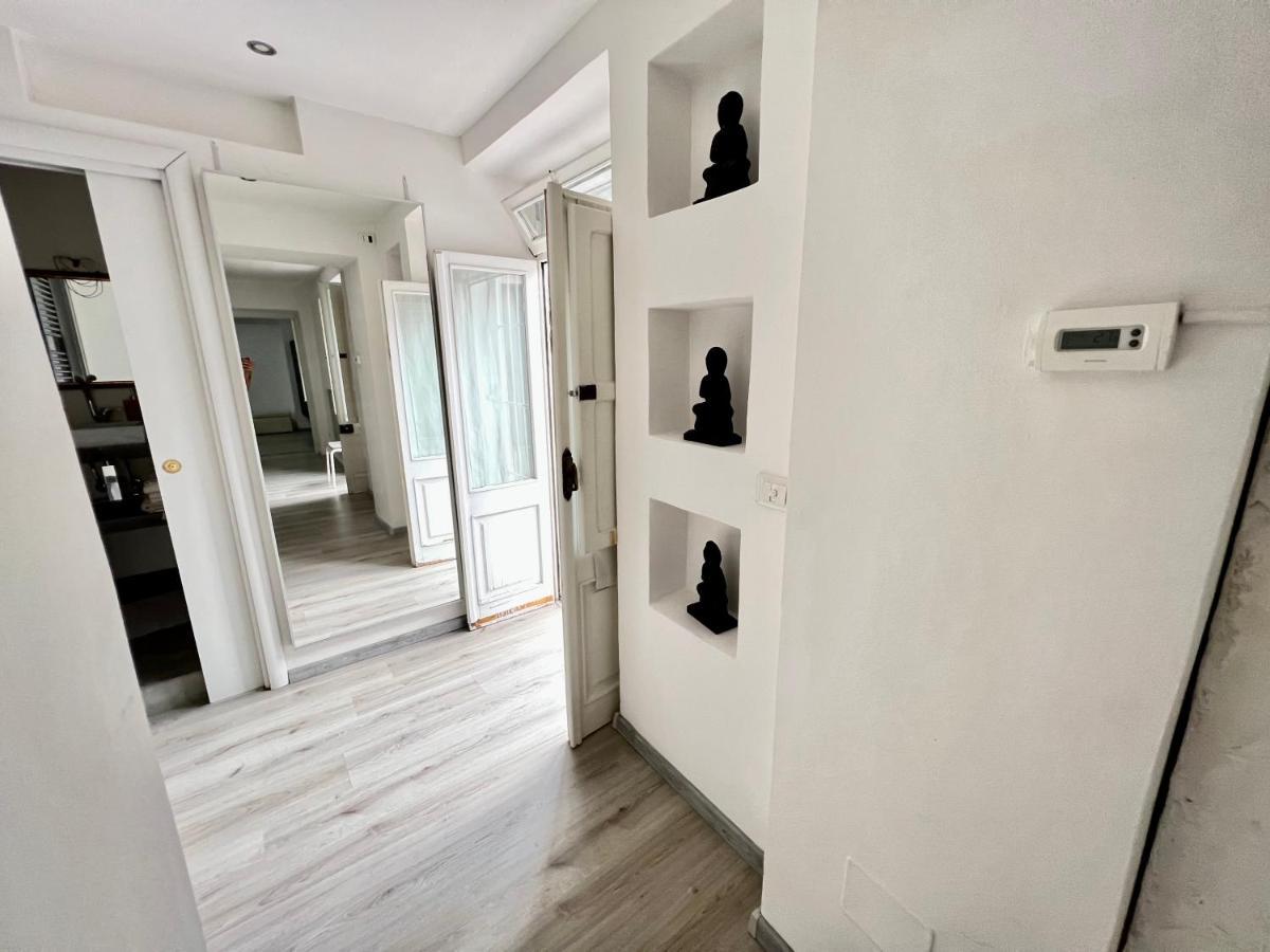 Abstract House Design Home In Center Of Torino Eksteriør billede