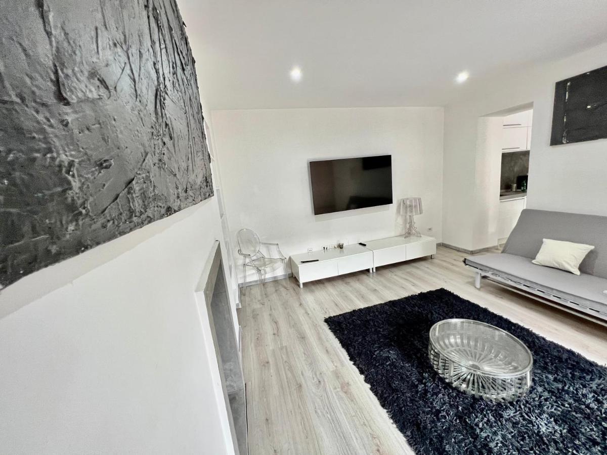 Abstract House Design Home In Center Of Torino Eksteriør billede
